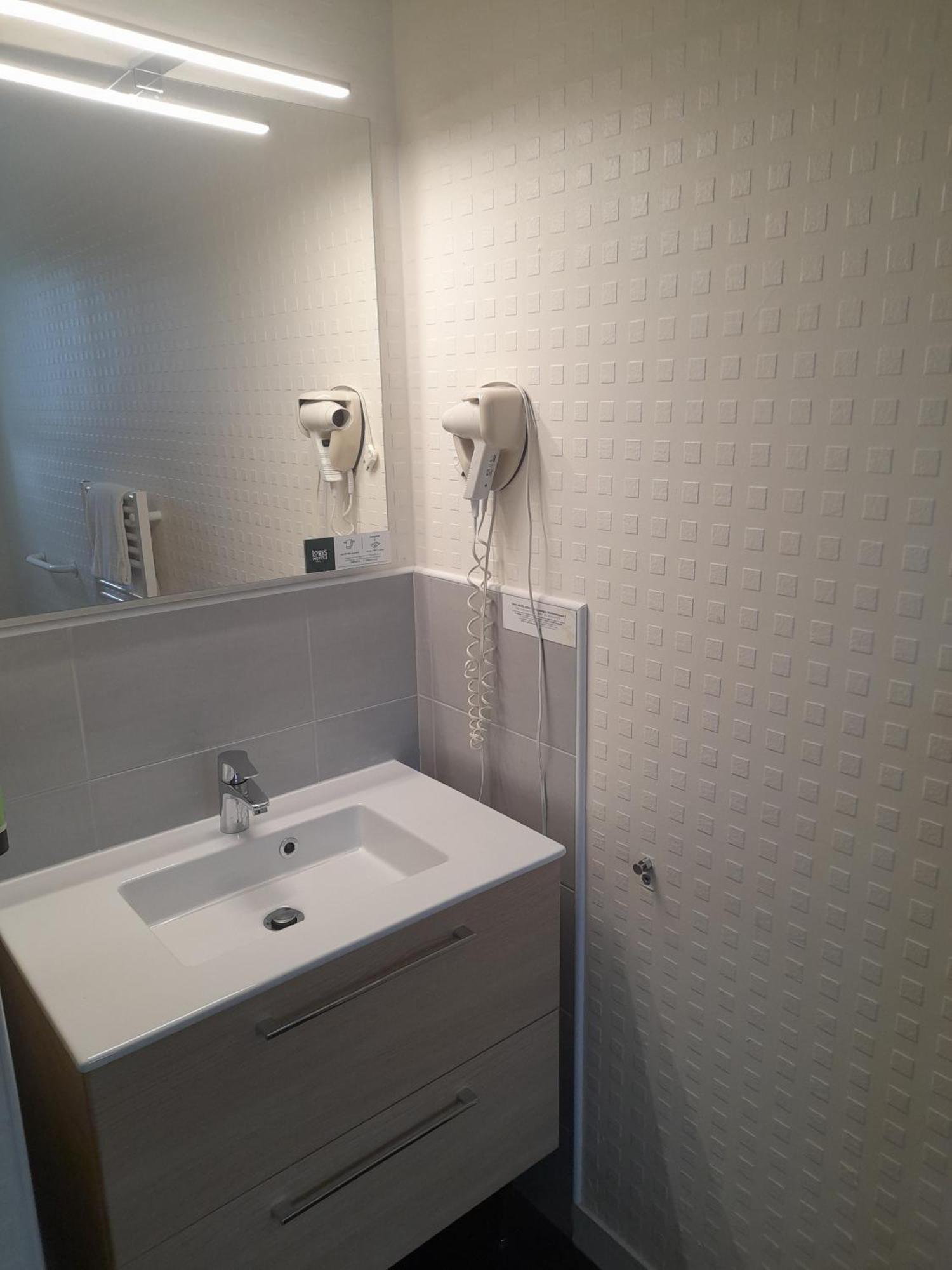 Logis Hotel Lodge La Valette Cesson-Sevigne Bagian luar foto