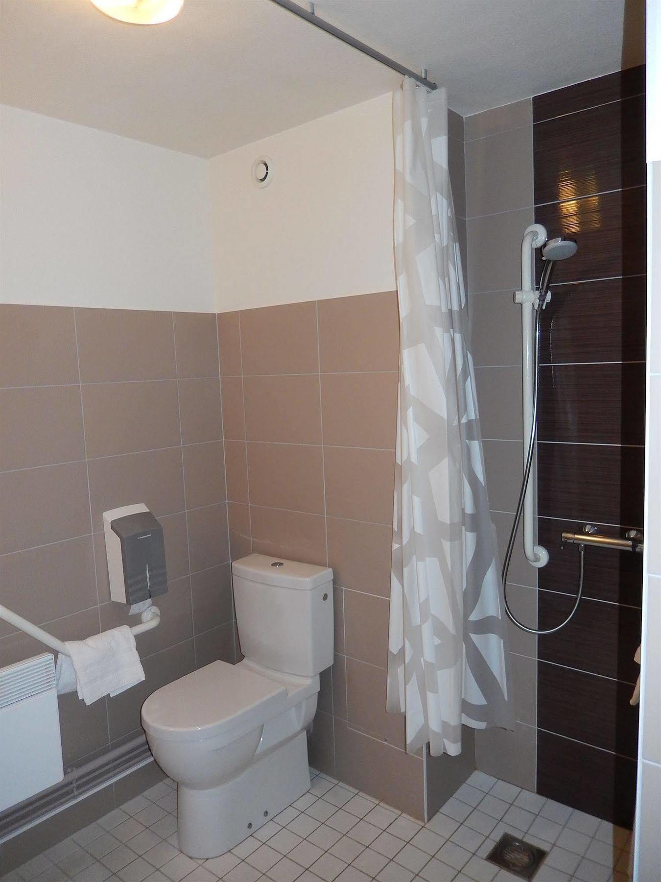 Logis Hotel Lodge La Valette Cesson-Sevigne Bagian luar foto