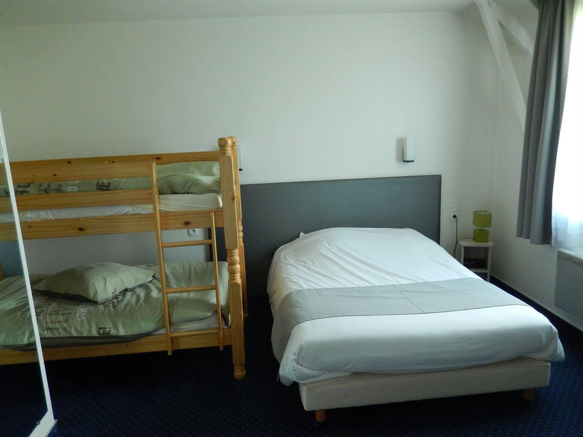 Logis Hotel Lodge La Valette Cesson-Sevigne Bagian luar foto