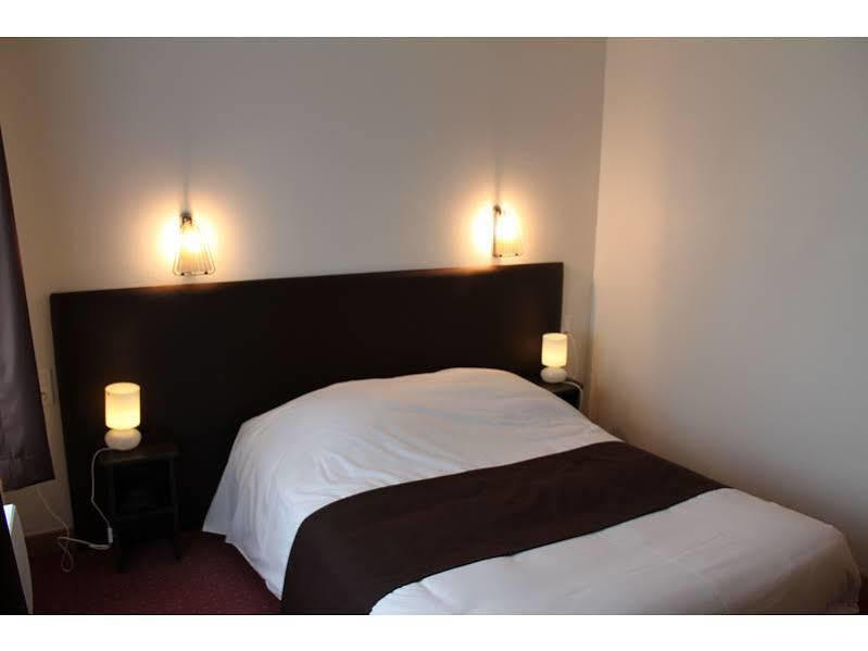 Logis Hotel Lodge La Valette Cesson-Sevigne Bagian luar foto