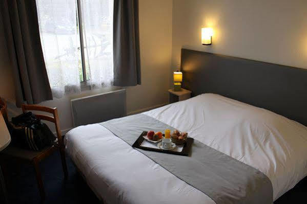 Logis Hotel Lodge La Valette Cesson-Sevigne Bagian luar foto